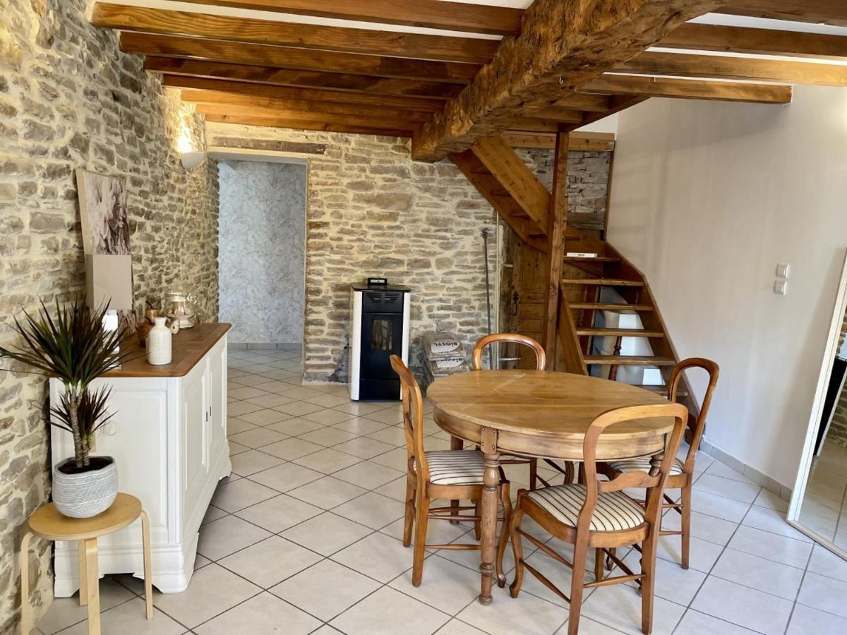 Les Glycines Villa Hieres-Sur-Amby Eksteriør billede