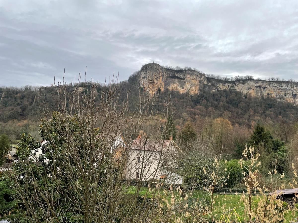 Les Glycines Villa Hieres-Sur-Amby Eksteriør billede